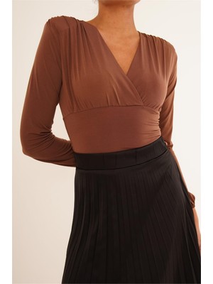 Cotton Mood 23254223 Sandy Kruvaze Yaka Büzgülü Vatkalı Uz.kol Bluz Kahve