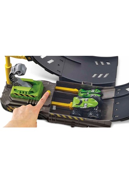 Hot Wheels Monster Trucks Çemberde Yarış Seti HBH70 fiyatları
