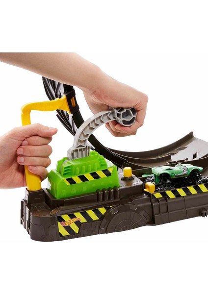 Hot Wheels Monster Trucks Çemberde Yarış Seti HBH70 modelleri