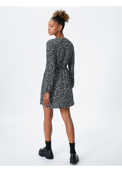 Çiçekli Mini Elbise Uzun Kollu V Yaka fırsatları