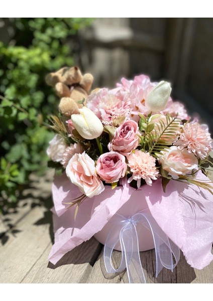 Silindir Pembe Kutuda Ayıcıklı Çiçek Hediye Çiçek,sevgiliye Hediye,doğum Günü,konsept Hediyeler