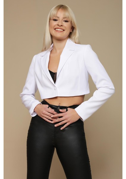 Kadın Tek Düğme Kapamalı Crop Blazer Ceket