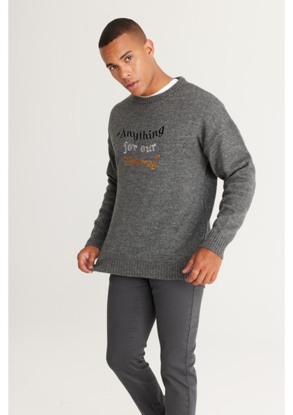 Erkek Gri Melanj Oversize Bol Kesim Bisiklet Yaka Desenli Şardonlu Yumuşak Dokulu Triko Kazak fiyatları