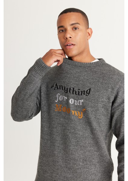 Erkek Gri Melanj Oversize Bol Kesim Bisiklet Yaka Desenli Şardonlu Yumuşak Dokulu Triko Kazak modelleri