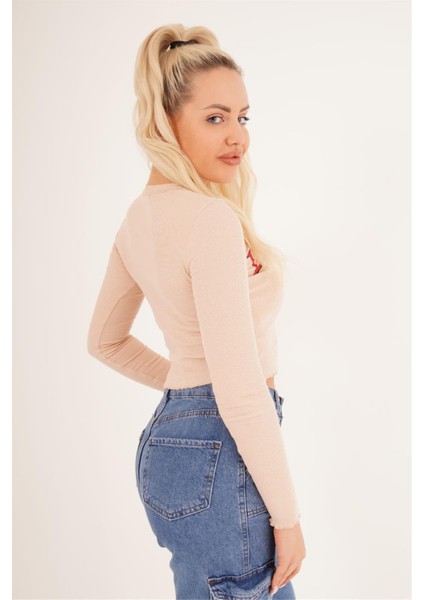 23254241 Kaşkorse Los Angeles Baskılı Crop Bluz Tas fırsatları