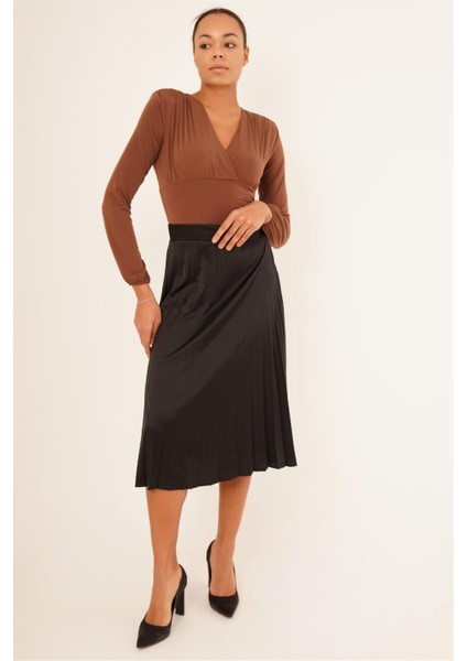 23254223 Sandy Kruvaze Yaka Büzgülü Vatkalı Uz.kol Bluz Kahve modelleri