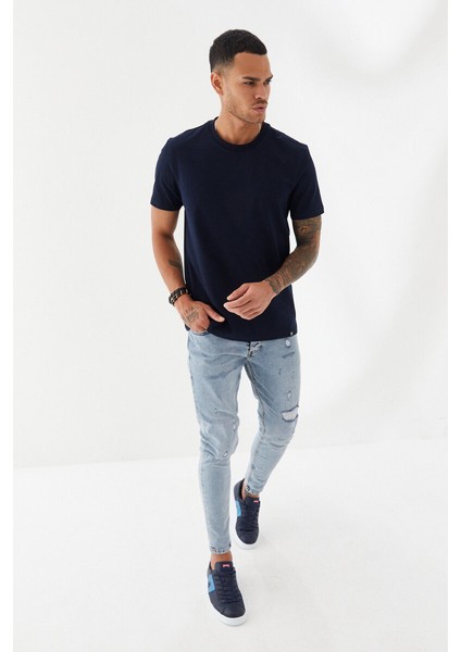 Etek Ucu Ebabil Silüet Baskı Düz Desen Bisiklet Yaka Regular Fit Tişört Lacivert fiyatları