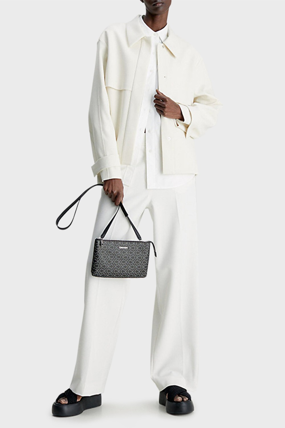Calvin Klein Kadın Ck Must Çapraz Çanta görsel 2