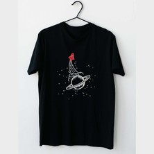 Mor Mürekkep Gezegen ve Uzay Mekiği Tasarım Baskılı Erkek Tshirt