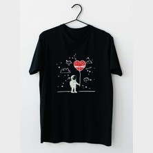 Mor Mürekkep Kalpli Balonlu Astronot Tasarım Baskılı Kadın Tshirt