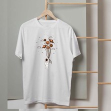 Mor Mürekkep Ufo Balonlu Astronot Tasarım Baskılı Kadın Tshirt
