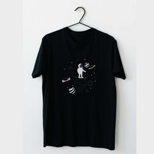 Mor Mürekkep Gezegenler ve Astronot Tasarım Baskılı Erkek Tshirt