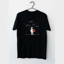 Mor Mürekkep Kalpli Astronot Tasarım Baskılı Erkek Tshirt