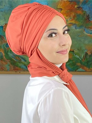Butik Ambar Sultan Model Atkılı Tokalı Turuncu Büzgülü Bone