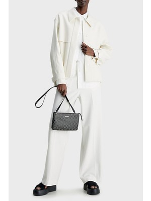 Calvin Klein Logolu Fermuarlı Ayarlanabilir Omuz Askılı Çanta Kadın Çanta K60K609417 0gj
