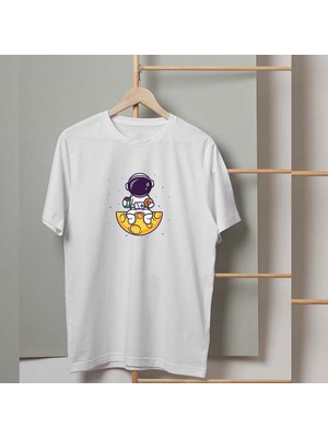 Mor Mürekkep Astronot Kahve Saati Tasarım Baskılı Kadın Tshirt