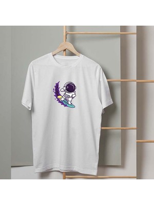 Mor Mürekkep Su Kayağı ve Astronot Tasarım Baskılı Erkek Tshirt