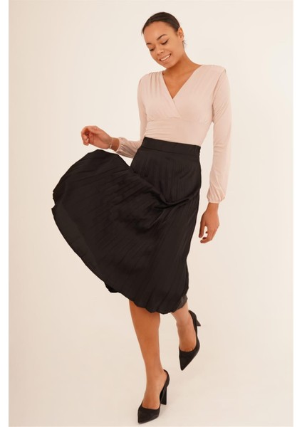 23254223 Sandy Kruvaze Yaka Büzgülü Vatkalı Uz.kol Bluz Tas modelleri