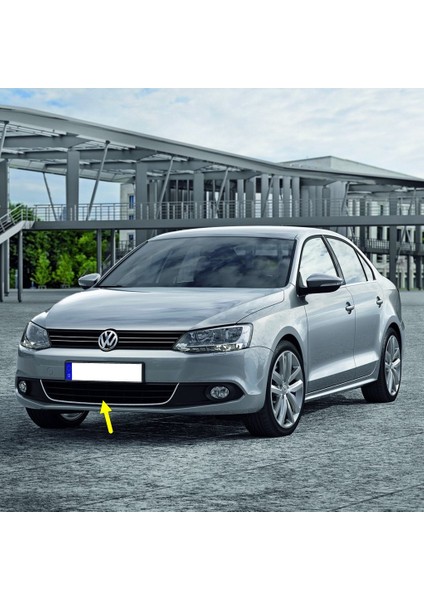 Vw Jetta 2011-2014 Ön Tampon Orta Izgara Krom Çıtalı 5C6853671