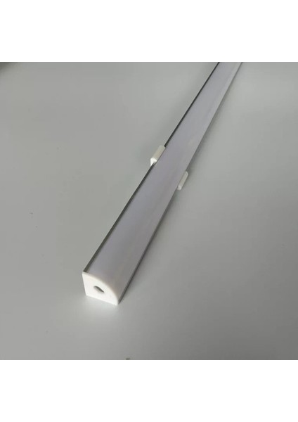 Beyaz Günışığı Mutfak Dolabı ve Tezgah Altı LED Şerit Profil Aydınlatma Uzaktan Kumandalı modelleri