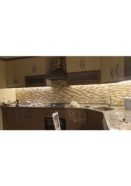 Beyaz Günışığı Mutfak Dolabı ve Tezgah Altı LED Şerit Profil Aydınlatma Uzaktan Kumandalı indirimleri