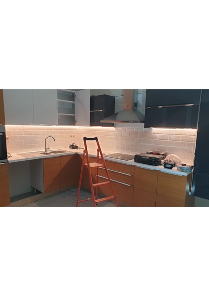 Beyaz Günışığı Mutfak Dolabı ve Tezgah Altı LED Şerit Profil Aydınlatma Uzaktan Kumandalı fırsatları