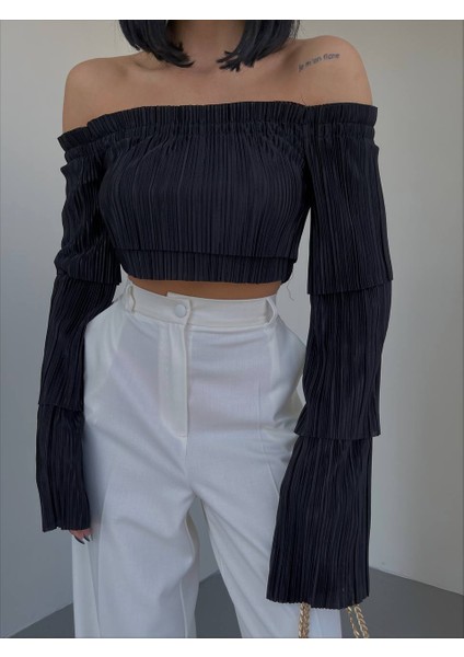 Kadın Madonna Yaka Piliseli Crop Bluz