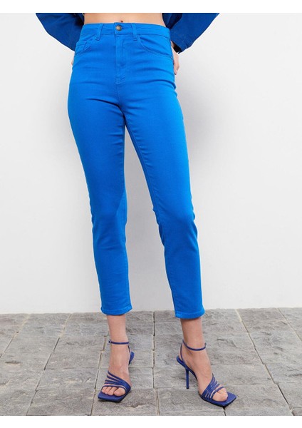 Lcw Casual Normal Bel Slim Fit Düz Cep Detaylı Gabardin Kadın Pantolon fırsatları