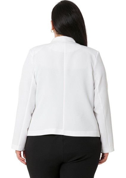 Büyük Beden Yaka Detaylı Vatkalı Astarsız Kısa Beyaz Ceket modelleri