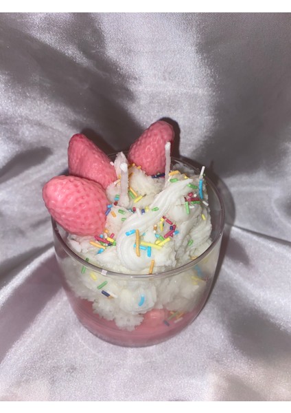 Çilek & Krema Soya Mumu ( Birthday Candles ) modelleri