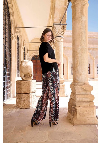 Kadın Çiçek Desenli Kısa Kollu Pijama Takımı 23059