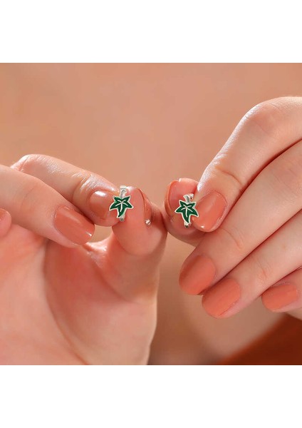 Gümüş Çınar Yaprağı Çocuk Küpesi fiyatları