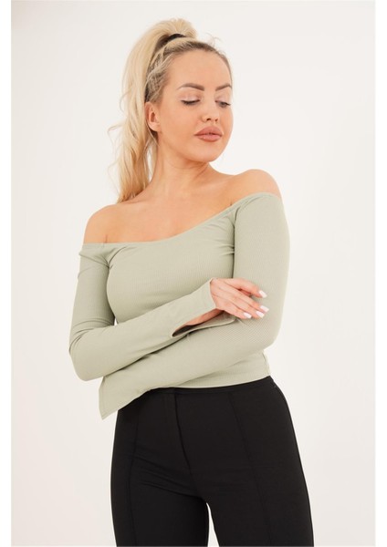 23254221 Kaşkorse Madonna Yaka Bileği Yırtmaçlı Uz. Kol Bluz Yesıl