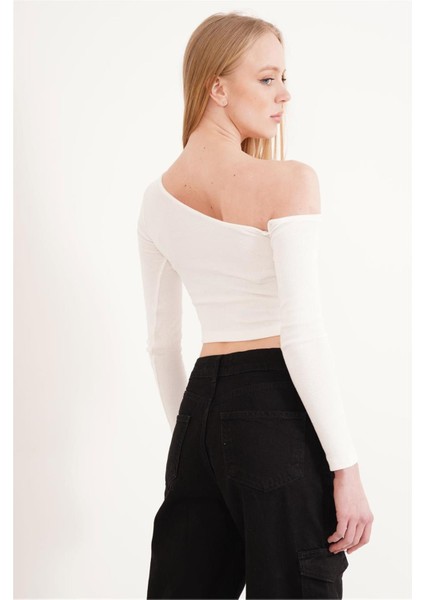 23254281 Kaşkorse Tek Omuz Dekolteli Uz.kol Bluz Beyaz fırsatları