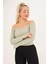 23254221 Kaşkorse Madonna Yaka Bileği Yırtmaçlı Uz. Kol Bluz Yesıl 1