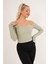 23254221 Kaşkorse Madonna Yaka Bileği Yırtmaçlı Uz. Kol Bluz Yesıl 3