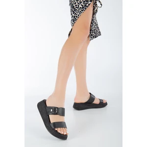 Siyah  Deri Kadın Terlik