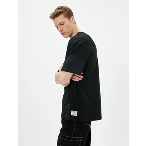 Basic Tişört Bisiklet Yaka Etiket Baskı Detaylı Pamuklu