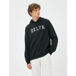 Kapşonlu Kolej Sweat Slogan İşlemeli Uzun Kollu