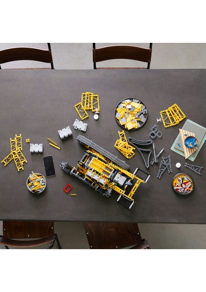 LEGO® Technic Liebherr Paletli Vinç Lr 13000 42146 # Araç Seven Yetişkinler Için Çalışan Bir Vinç Modeli Içeren Koleksiyonluk ve Sergilenebilir Model Yapım Seti (2883 Parça)