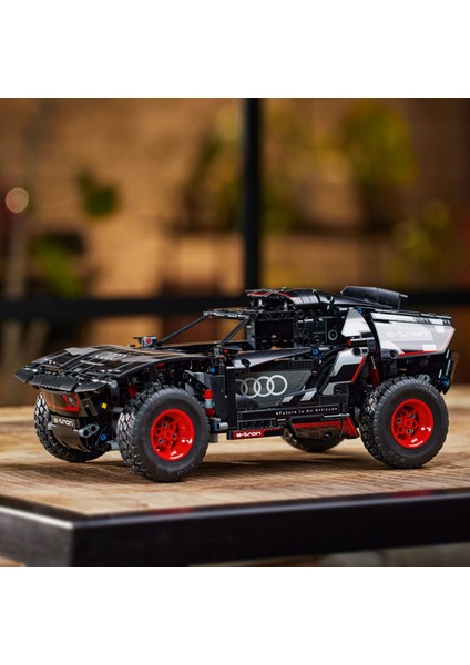 Technic Audi Rs Q E-Tron 42160 - 10 Yaş ve Üzeri Uzaktan Kumandalı Ralli Arabalarını Seven Çocuklar Için Yaratıcı Oyuncak Yapım Seti (914 Parça)