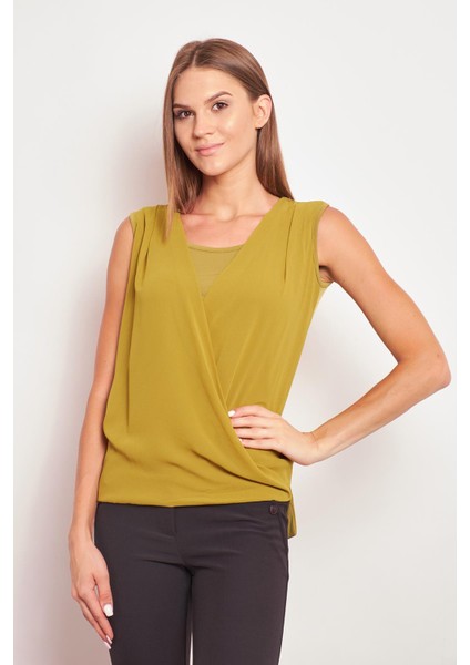 Şifon Detaylı Anvelop Kolsuz Şık Likralı Parlak Kumaş Bluz-Yağ Yeşili