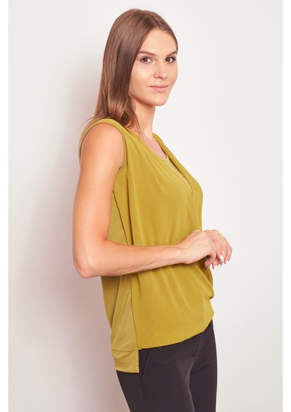 Şifon Detaylı Anvelop Kolsuz Şık Likralı Parlak Kumaş Bluz-Yağ Yeşili modelleri