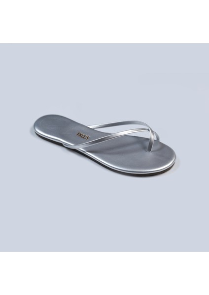 Kadın Sılver Parmak Arası Terlik Hafif Yapı ile Yazın Konforunu Sunar