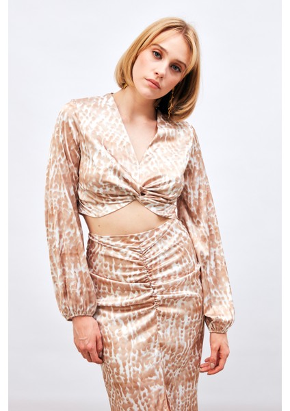 Düğüm Detaylı Desenli Bluz - Kahve modelleri