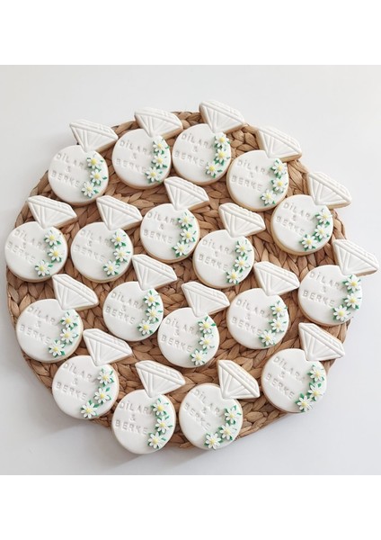 Çiçekli Isimli Gelin Tektaş Yüzük Butik Kurabiye - 20 Adet