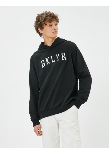Kapşonlu Kolej Sweat Slogan İşlemeli Uzun Kollu