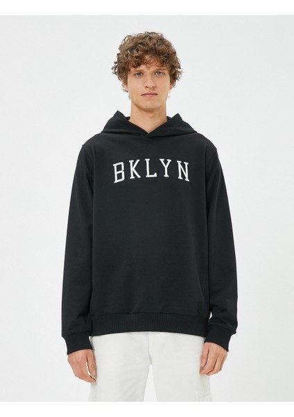 Kapşonlu Kolej Sweat Slogan İşlemeli Uzun Kollu