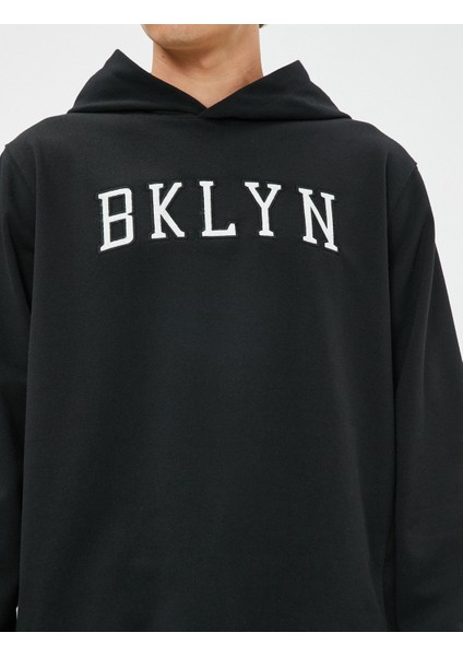 Kapşonlu Kolej Sweat Slogan İşlemeli Uzun Kollu