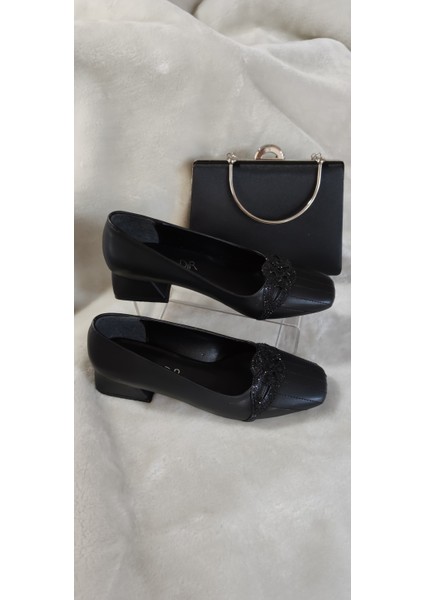 Çiğdem Siyah Önü Taş Detaylı Kalın Ökçe Kadın Ayakkabı (Bhdr A5) - Siyah - 36 - ST02600-13173 indirimleri